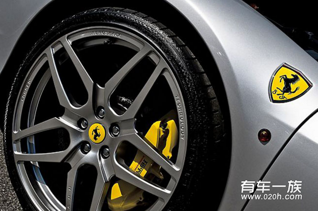 法拉利458改装锻造轮毂与刹车卡钳 遵循原厂风格